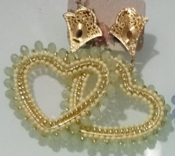 Aretes Corazón Amarillo
